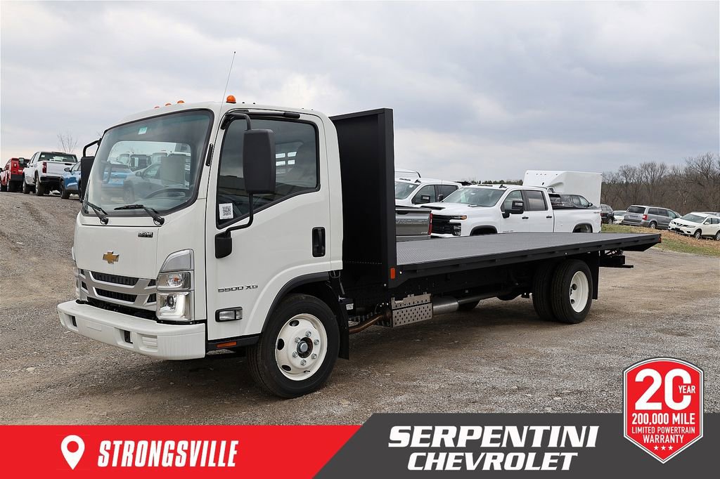 2025 Chevrolet Low Cab Forward's photo