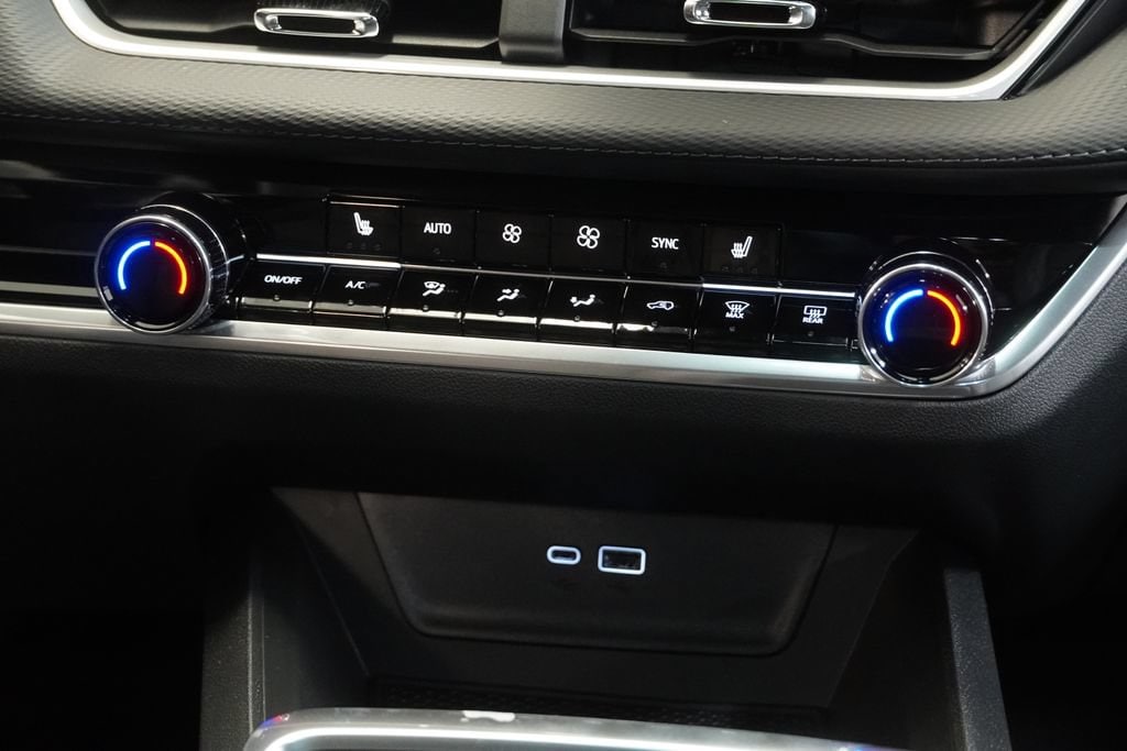 2027 Chevrolet Equinox LT - Photo 21