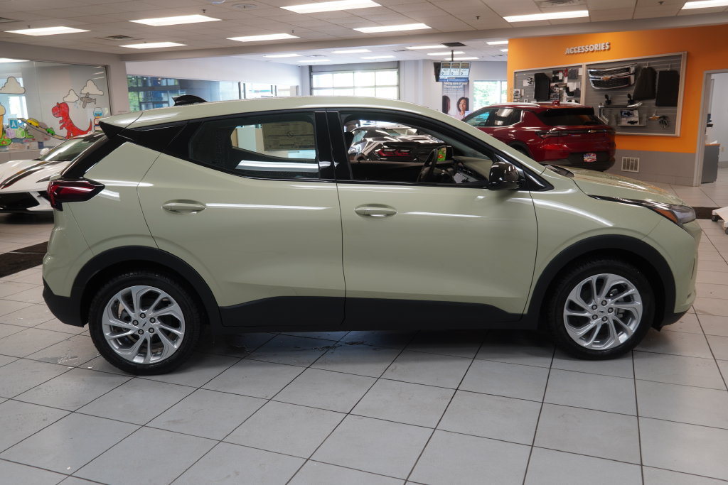 2027 Chevrolet Bolt LT - Photo 12