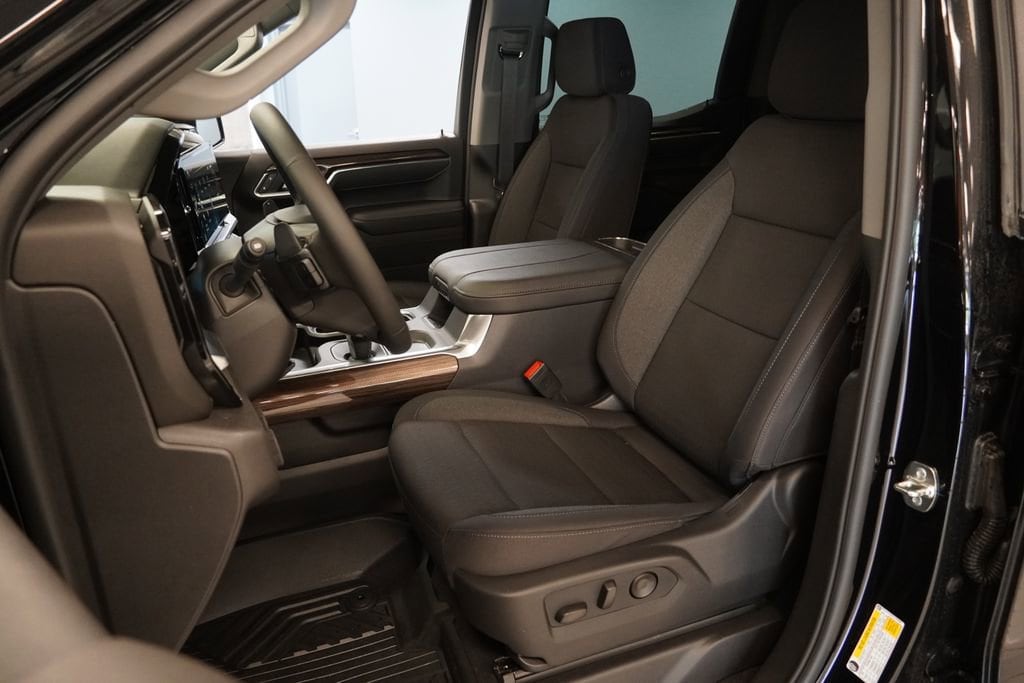 2026 Chevrolet Silverado 1500 LT Trail Boss - Photo 3
