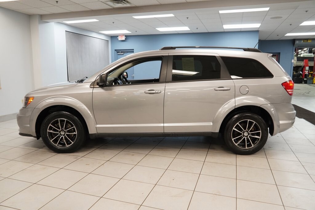 Used 2017 Dodge Journey SE SUV
