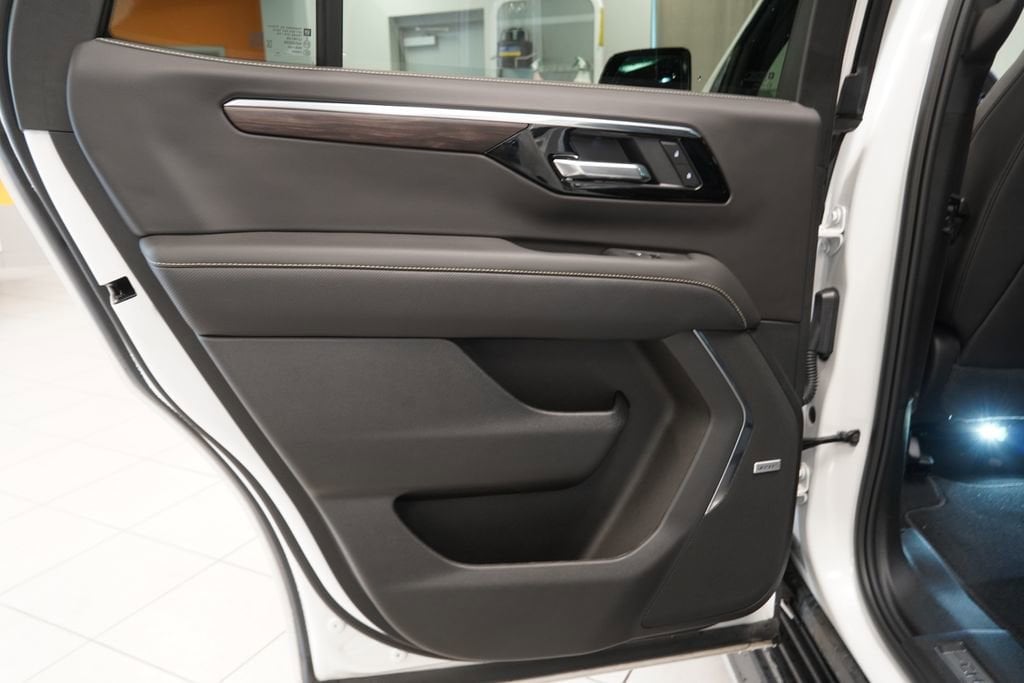 2025 Chevrolet Tahoe Premier - Photo 30