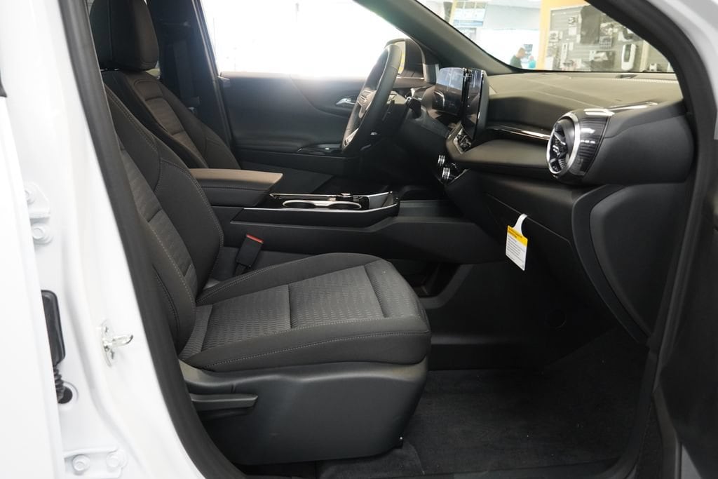 2027 Chevrolet Equinox LT - Photo 25
