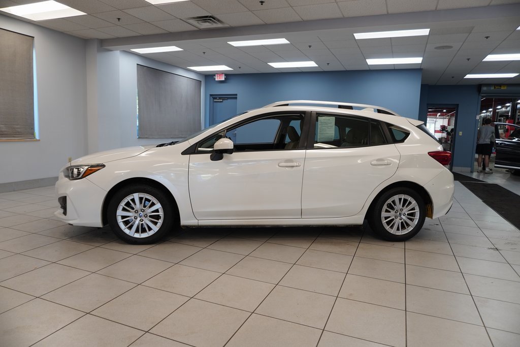 2018 Subaru Impreza 2.0i Premium photo 2
