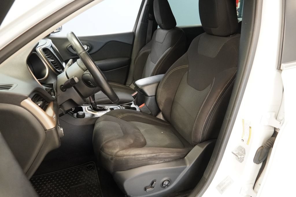 Used 2017 Jeep Cherokee Latitude 4x4 SUV