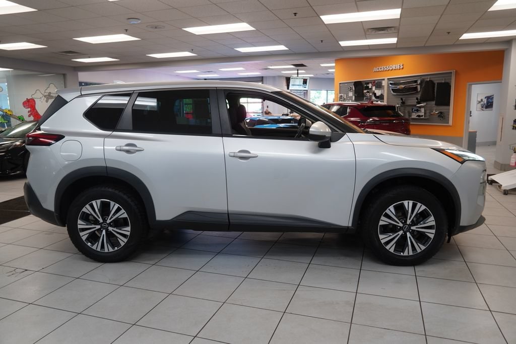 2022 Nissan Rogue SV - Photo 12