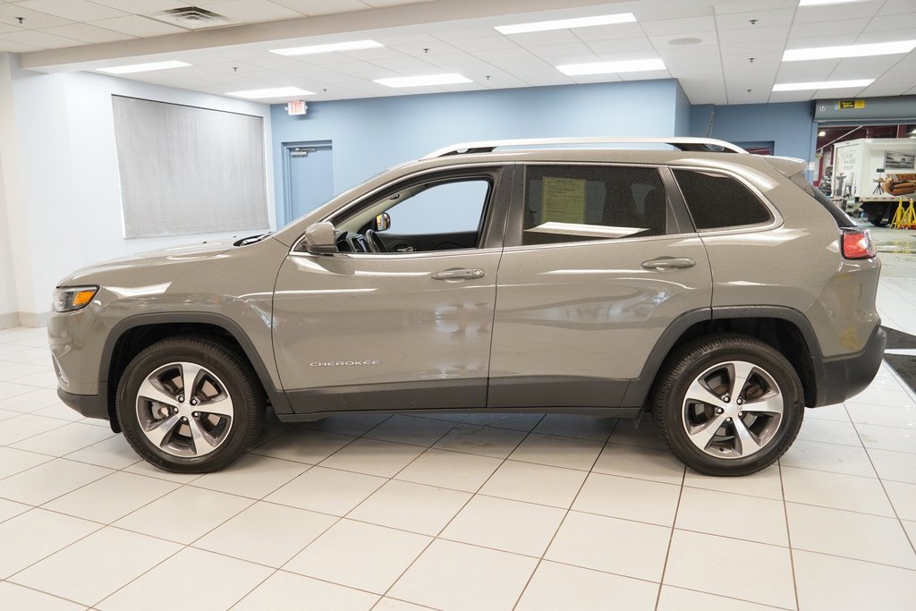 Used 2020 Jeep Cherokee Limited with VIN 1C4PJMDXXLD559174 for sale in Strongsville, OH