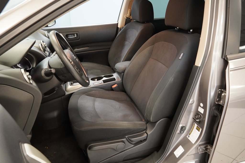 2015 Nissan Rogue Select S photo 3