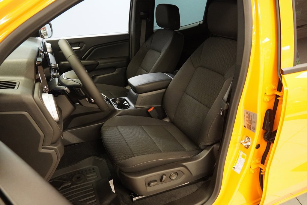 2026 Chevrolet Colorado LT photo 3