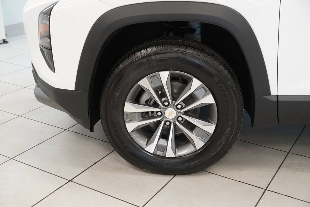 2027 Chevrolet Equinox LT - Photo 17