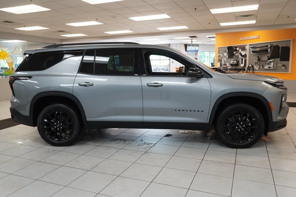 2026 Chevrolet Traverse LT - Photo 12