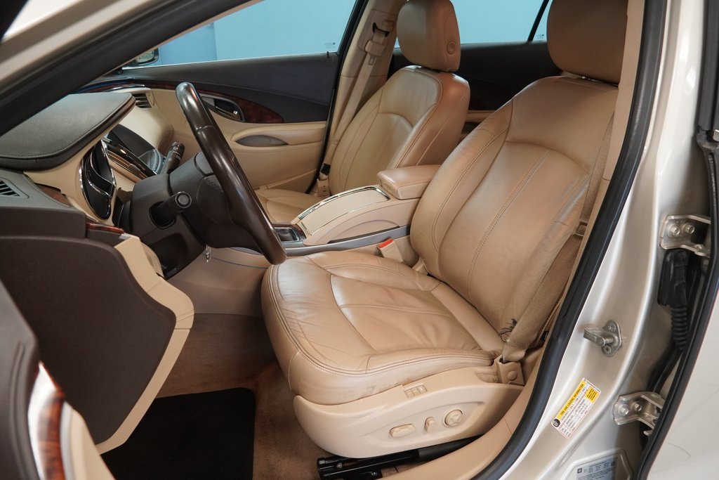 2013 Buick LaCrosse Leather photo 3