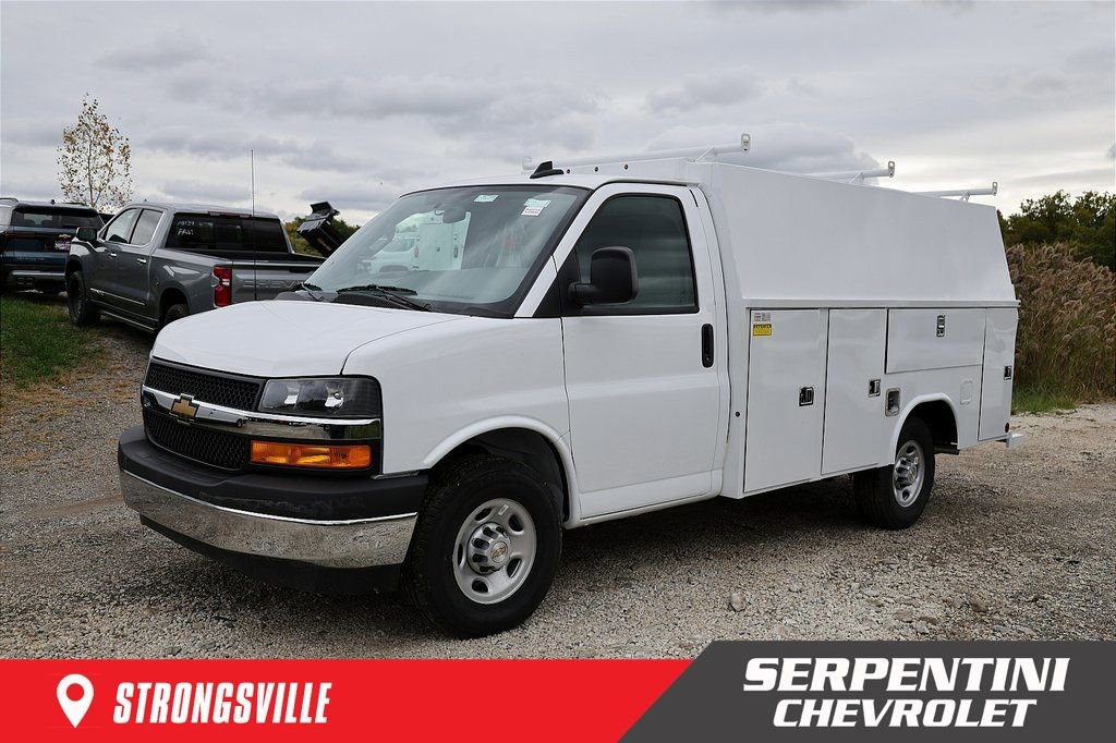 2025 Chevrolet Express 3500 139" WB's photo
