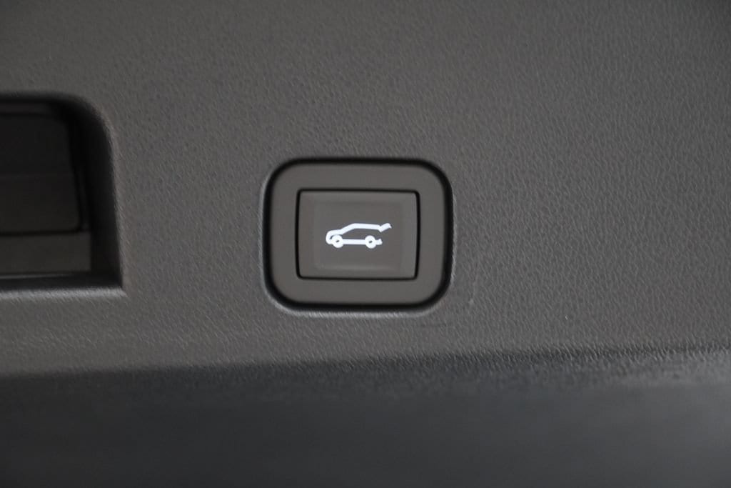 2027 Chevrolet Traverse LT - Photo 9