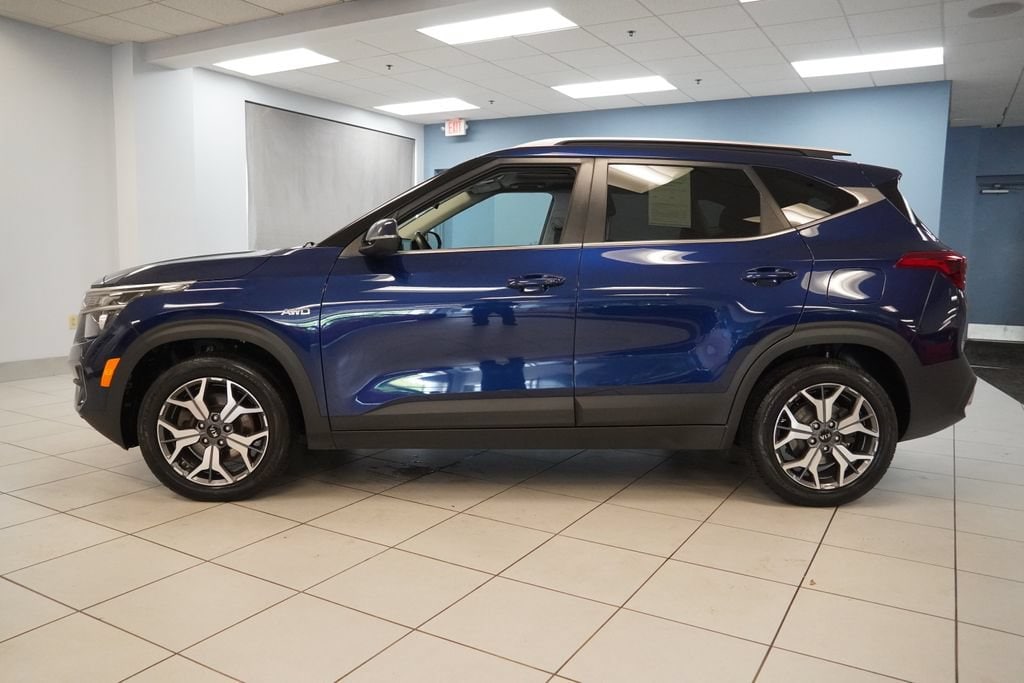 Used 2021 Kia Seltos EX with VIN KNDERCAA7M7109802 for sale in Strongsville, OH