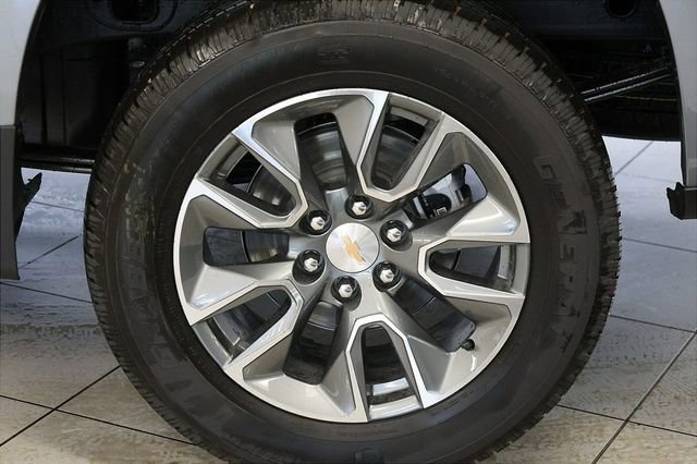 2026 Chevrolet Silverado 1500 LT photo 2
