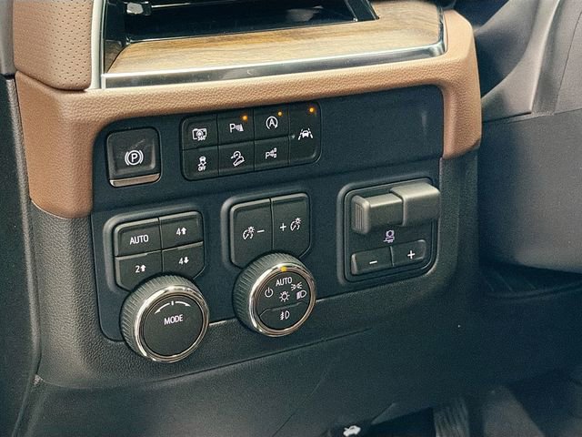 2026 Chevrolet Suburban High Country - Photo 13