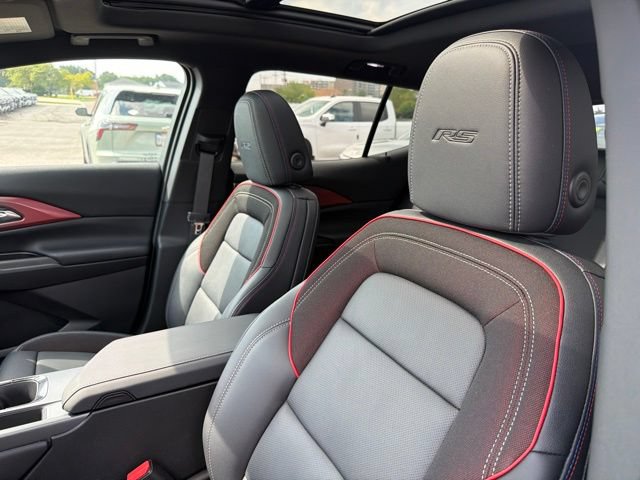 2025 Chevrolet Equinox EV RS - Photo 13