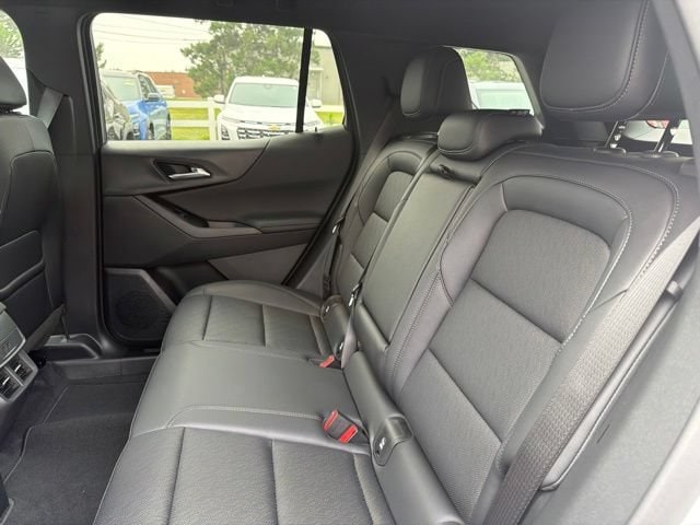 2027 Chevrolet Equinox LT - Photo 21