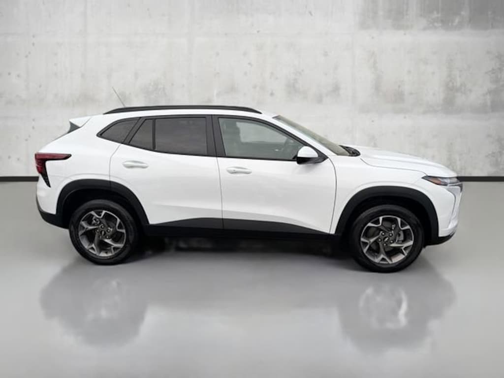 New 2026 Chevrolet Trax LT SUV