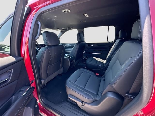 2025 Chevrolet Traverse LT - Photo 28