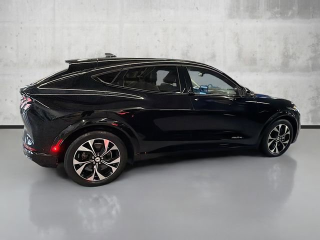 2021 Ford Mustang Mach-E Premium photo 4