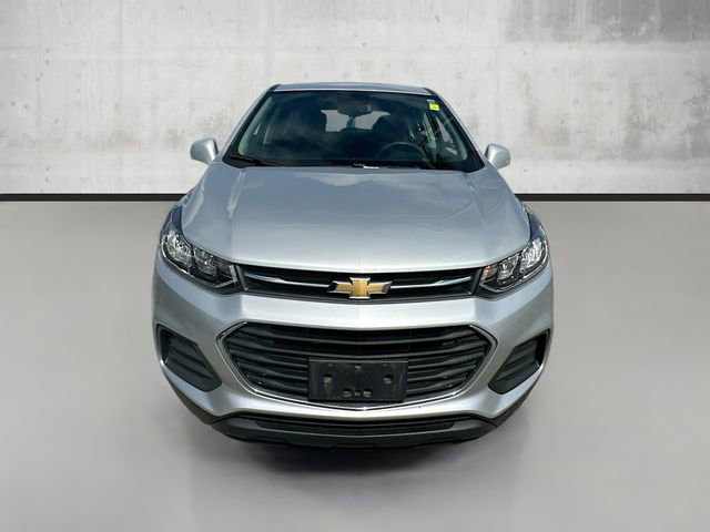 2017 Chevrolet Trax LS photo 2