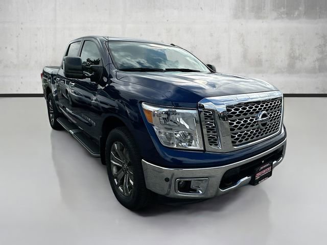 2018 Nissan Titan SV photo 3