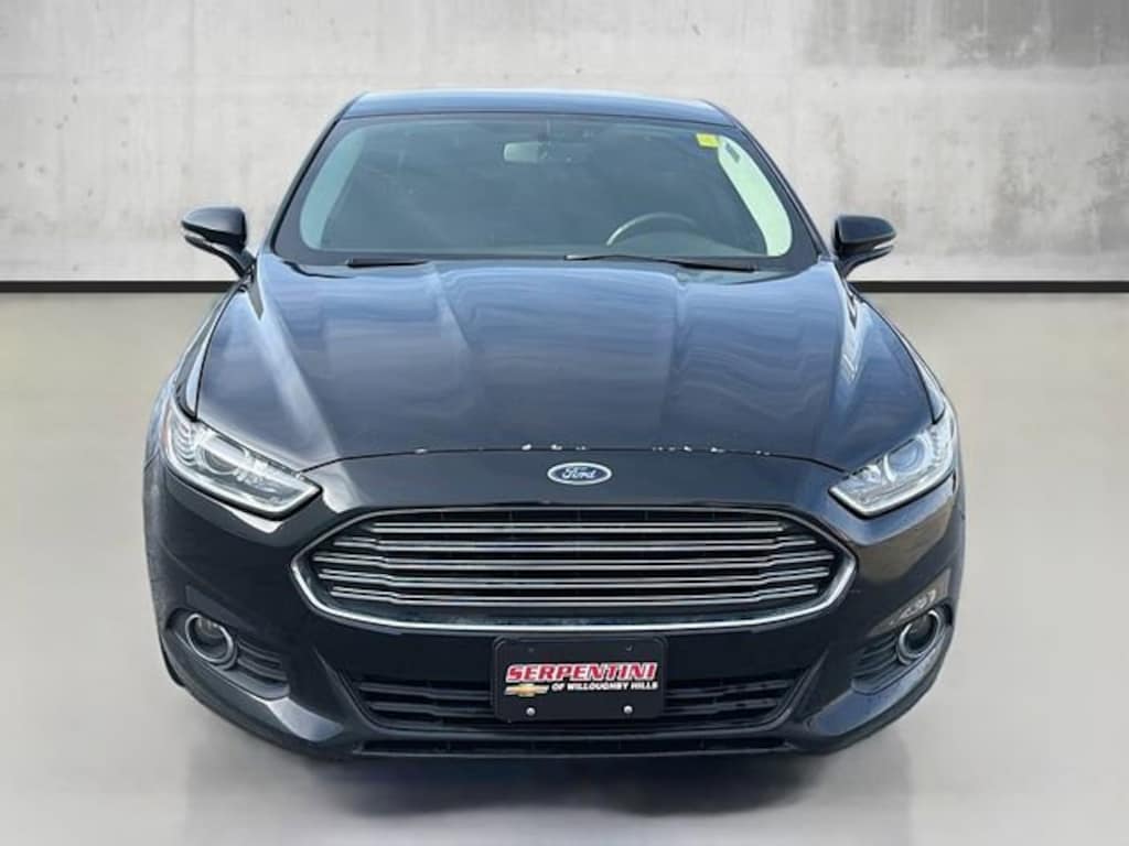 Used 2016 Ford Fusion SE Sedan