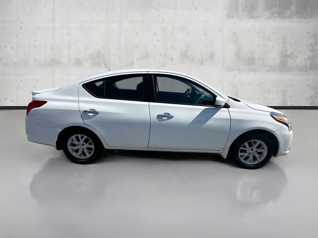 2019 Nissan Versa Sedan SV photo 4