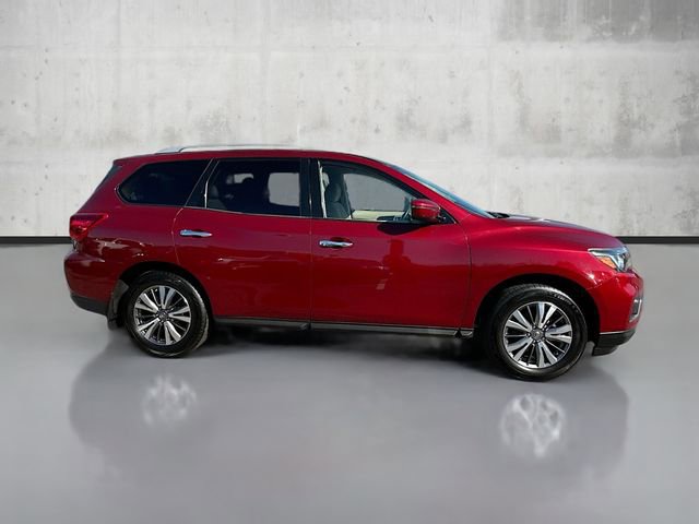 2018 Nissan Pathfinder SV photo 4