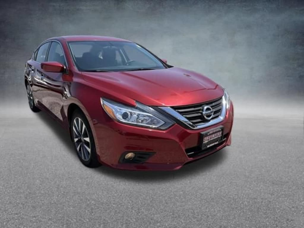 Used 2017 Nissan Altima 2.5 SV Sedan