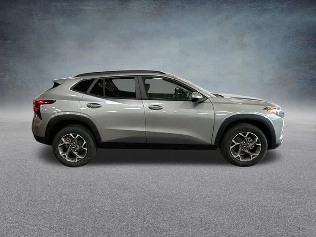 2026 Chevrolet Trax LT - Photo 7