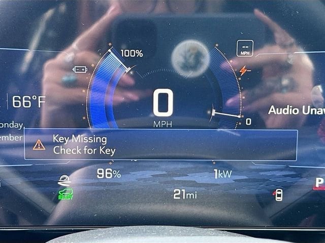 2025 Chevrolet Equinox EV RS - Photo 25