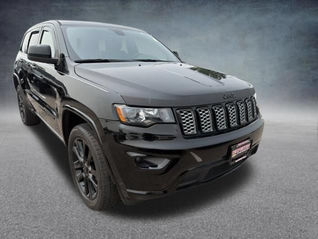 Used 2018 Jeep Grand Cherokee Altitude SUV