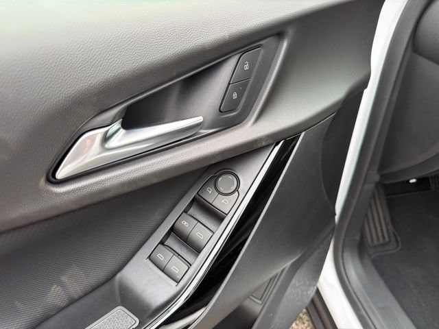 2027 Chevrolet Equinox LT - Photo 11