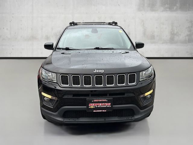 2017 Jeep Compass Latitude photo 2