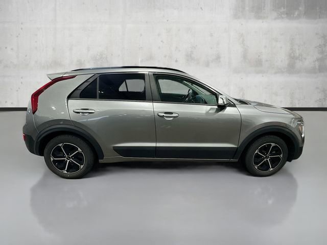2023 Kia Niro EX photo 3