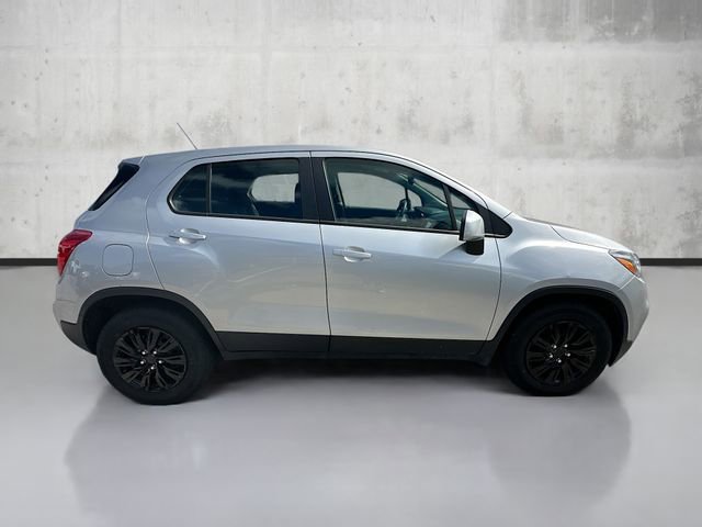 2017 Chevrolet Trax LS photo 4