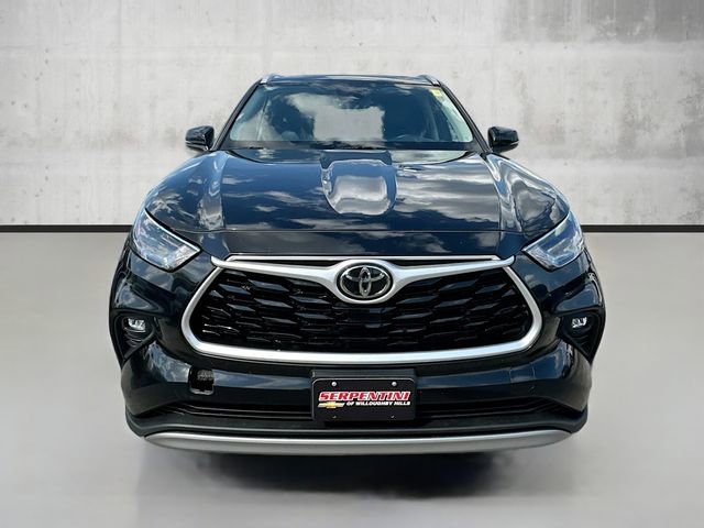 2022 Toyota Highlander XLE photo 2