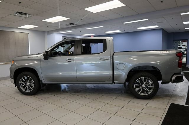 2026 Chevrolet Silverado 1500 LT photo 2