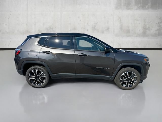 2023 Jeep Compass Limited photo 4
