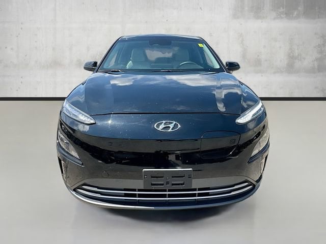 Used 2023 Hyundai Kona EV SE with VIN KM8K23AG0PU180143 for sale in Willoughby Hills, OH