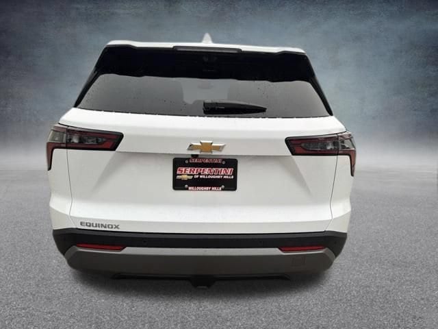 2027 Chevrolet Equinox LT - Photo 8