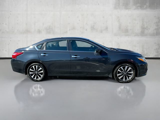 2017 Nissan Altima 2.5 SV photo 4