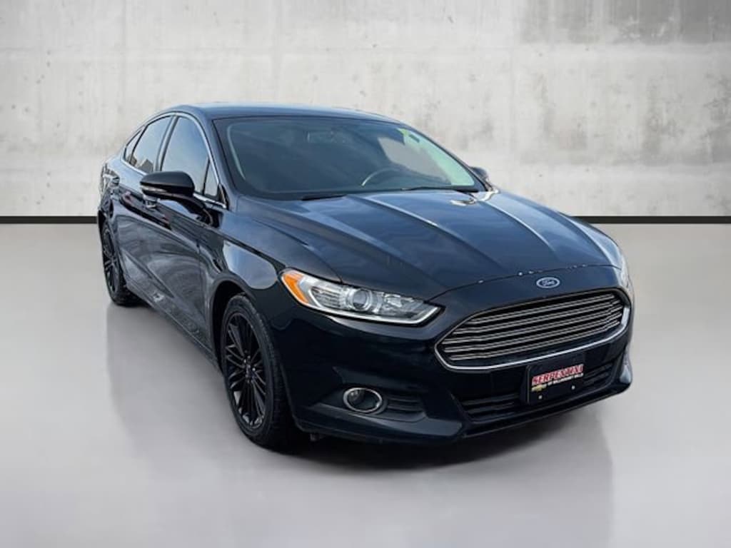 Used 2016 Ford Fusion SE Sedan