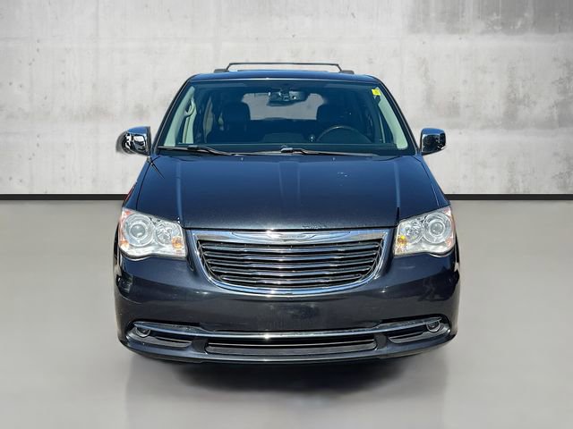 2014 Chrysler Town & Country Limited photo 2