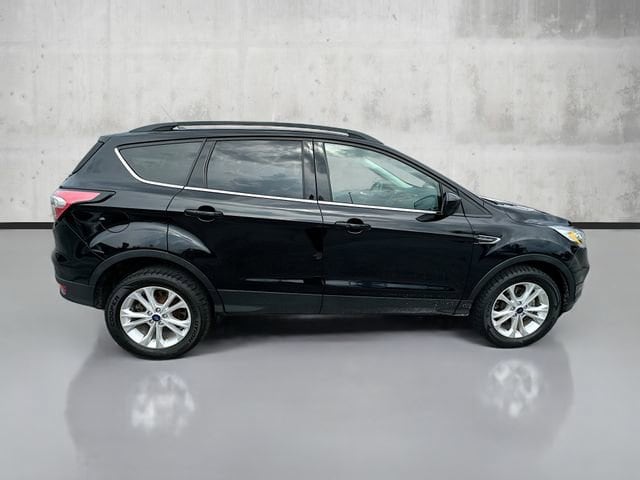 2019 Ford Escape SEL photo 3