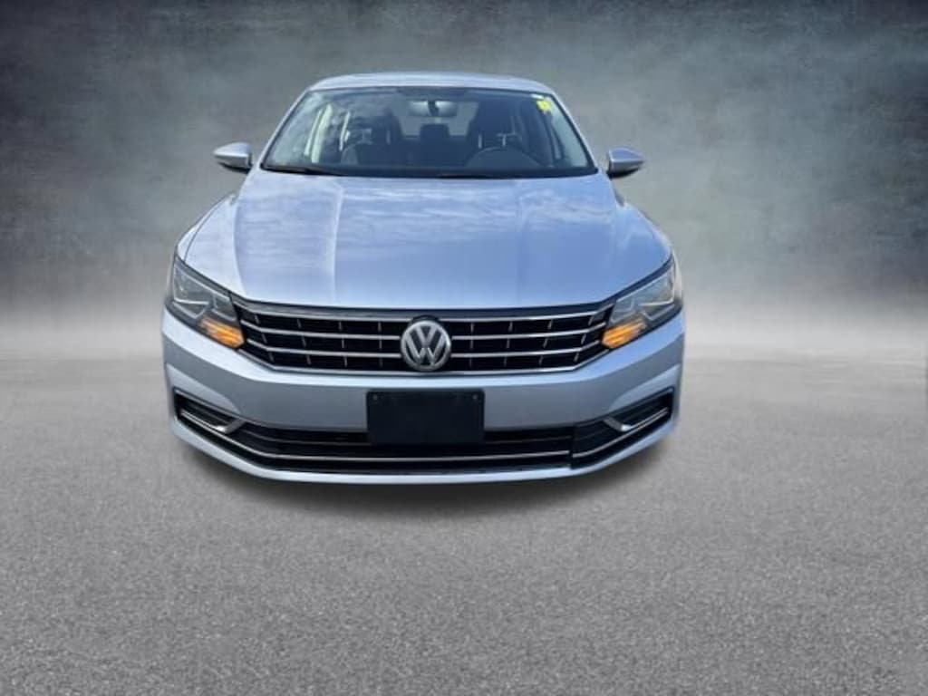 Used 2017 Volkswagen Passat 1.8T SE Sedan