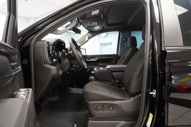 2026 Chevrolet Silverado 1500 LT photo 4